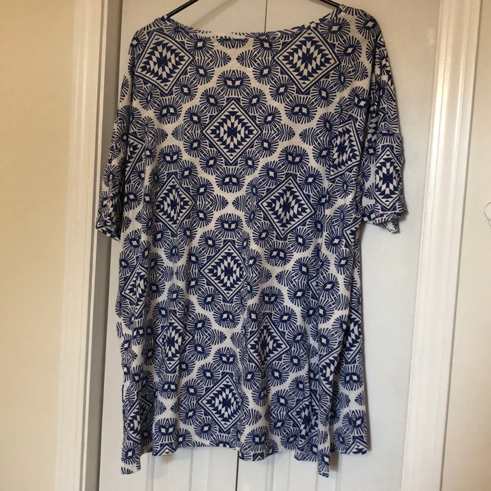 Blue Design Tee - Picture 2 of 5